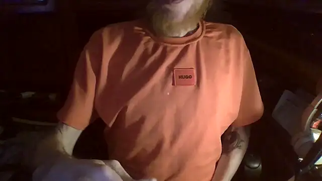 zipman92 online show from December 15, 2025, 6:12 pm