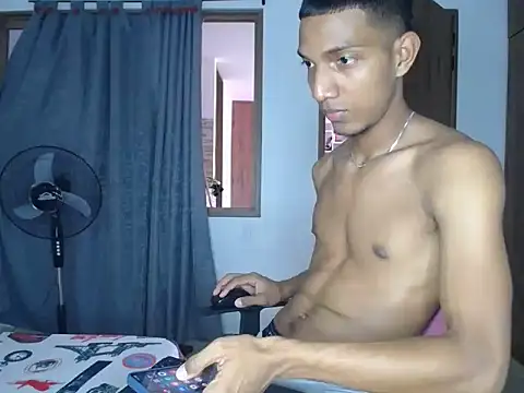 Snapshot of miguelmarcus chatting on September 15, 2025, 5:35 pm miguelmarcus online show from September 15, 2025, 5:35 pm