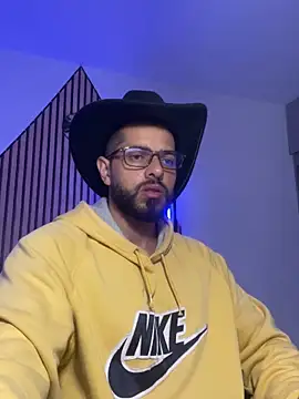 Snapshot of magnumchris chatting on February 3, 2026, 10:48 pm magnumchris online show from February 3, 2026, 10:48 pm