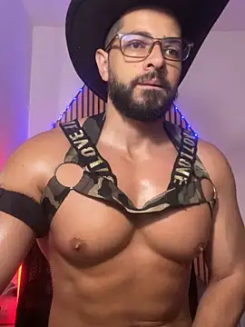 Snapshot of magnumchris chatting on February 7, 2026, 12:31 pm magnumchris online show from February 7, 2026, 12:31 pm