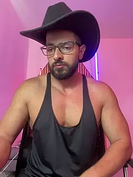 Snapshot of magnumchris chatting on March 6, 2026, 7:43 pm magnumchris online show from March 6, 2026, 7:43 pm