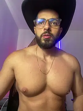 Snapshot of magnumchris chatting on March 7, 2026, 7:44 pm magnumchris online show from March 7, 2026, 7:44 pm