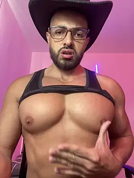 Snapshot of magnumchris chatting on March 13, 2026, 2:01 pm magnumchris online show from March 13, 2026, 2:01 pm