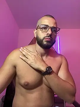 Snapshot of magnumchris chatting on March 28, 2026, 12:21 am magnumchris online show from March 28, 2026, 12:21 am