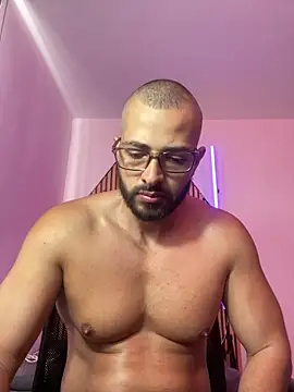 Snapshot of magnumchris chatting on March 28, 2026, 7:02 pm magnumchris online show from March 28, 2026, 7:02 pm