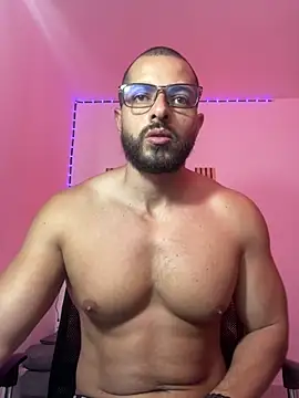 Snapshot of magnumchris chatting on April 4, 2026, 5:54 pm magnumchris online show from April 4, 2026, 5:54 pm