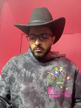 Snapshot of magnumchris chatting on April 5, 2026, 11:35 pm magnumchris online show from April 5, 2026, 11:35 pm