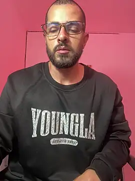 Snapshot of magnumchris chatting on April 8, 2026, 1:22 pm magnumchris online show from April 8, 2026, 1:22 pm