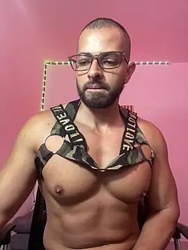 Snapshot of magnumchris chatting on April 14, 2026, 3:51 pm magnumchris online show from April 14, 2026, 3:51 pm