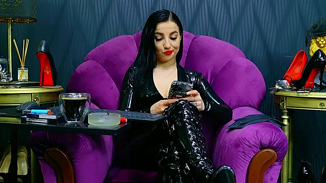 VivianReeve online show from May 22, 2026, 1:39 pm