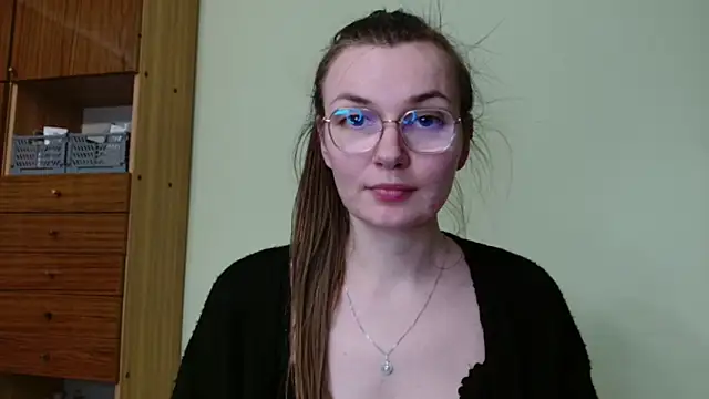 LooveELLYx online show from January 22, 2025, 5:49 pm