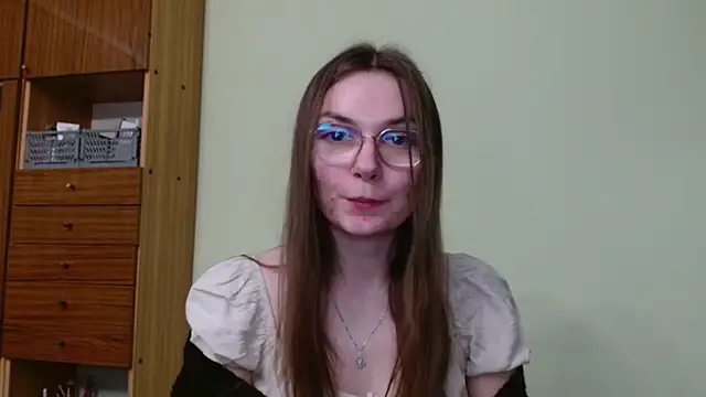 LooveELLYx online show from February 3, 2025, 5:56 pm
