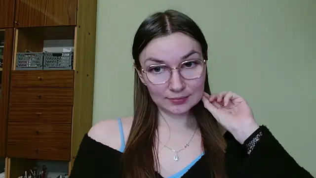 LooveELLYx online show from February 18, 2025, 6:15 pm