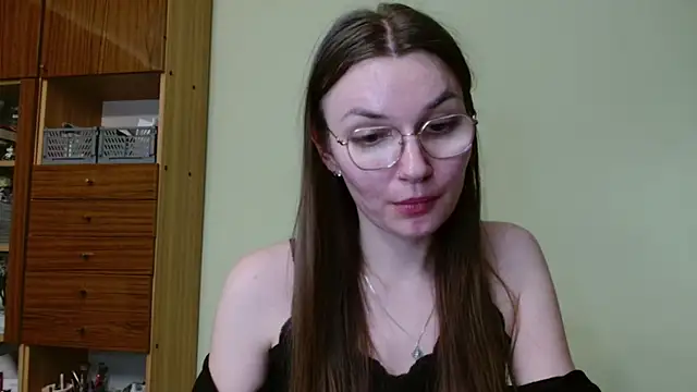LooveELLYx online show from February 24, 2025, 5:53 pm
