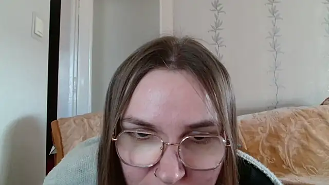 LooveELLYx online show from March 20, 2025, 2:32 pm