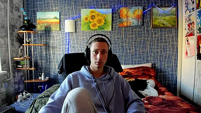 Snapshot of CuteBoy228 chatting on October 31, 2025, 12:17 pm CuteBoy228 online show from October 31, 2025, 12:17 pm