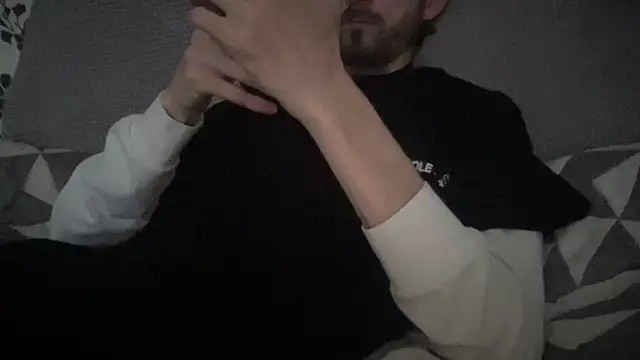 Big8inchUncutCock online show from April 5, 2026, 10:45 am