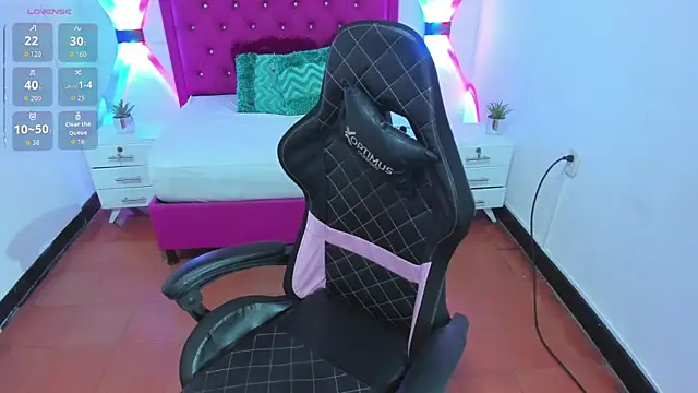 lissa jhonsoon online show from October 24, 2025, 3:03 am