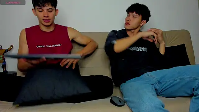 Snapshot of 2Amateur_Guys chatting on December 15, 2025, 12:15 am 2Amateur Guys online show from December 15, 2025, 12:15 am