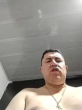 BigCristh79 online show from October 14, 2025, 2:51 pm