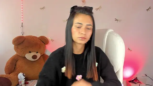 princessluna 19 online show from October 4, 2025, 9:35 pm