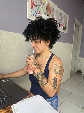 CamillyBlum online show from November 19, 2025, 8:31 pm