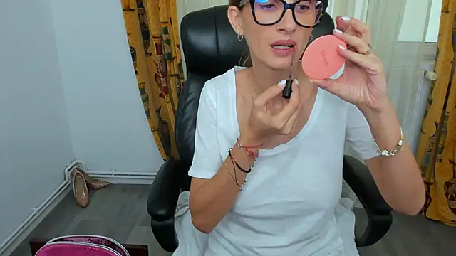 NaughtyWifey1 online show from September 11, 2025, 5:18 am