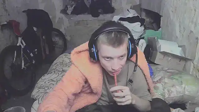 makarov1993 online show from September 13, 2025, 8:52 pm