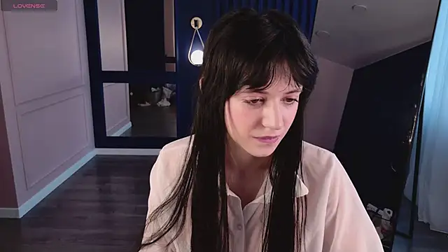 chloe dreammm online show from April 7, 2026, 5:19 am