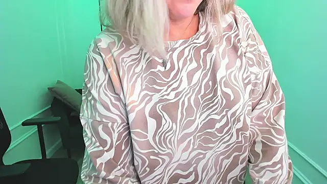 NinaStarle online show from September 12, 2025, 4:23 am