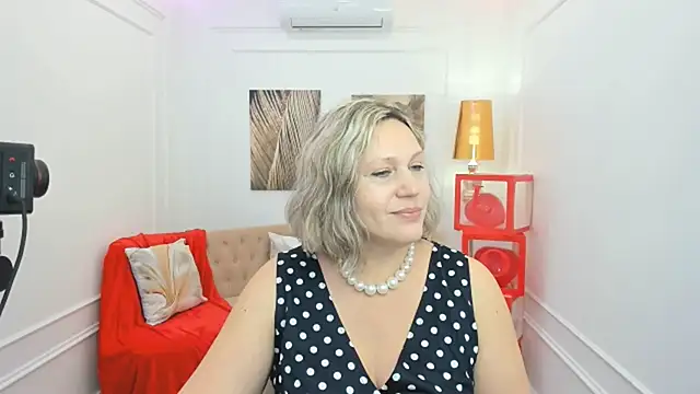 NinaStarle online show from February 13, 2026, 11:39 am