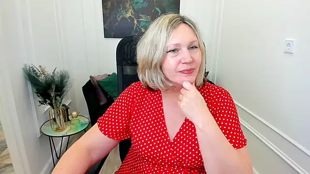Snapshot of NinaStarle chatting on June 1, 2026, 12:40 pm NinaStarle online show from June 1, 2026, 12:40 pm