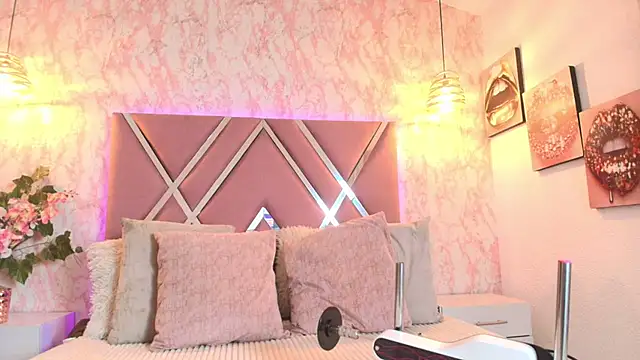 Aliice1  online show from November 15, 2025, 9:32 pm