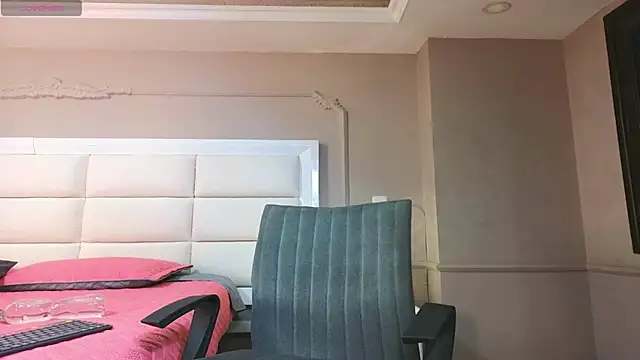 CharlesBrown  online show from October 28, 2025, 11:25 am