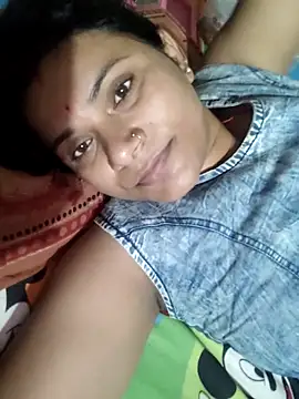 Snapshot of couple_71 chatting on June 3, 2026, 3:53 am couple 71 online show from June 3, 2026, 3:53 am