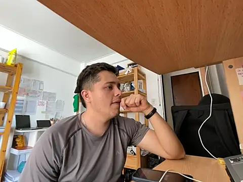 Haustin202 online show from October 3, 2025, 6:27 pm