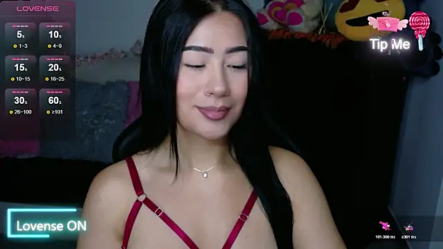 evelyn ch  online show from November 5, 2025, 10:59 am