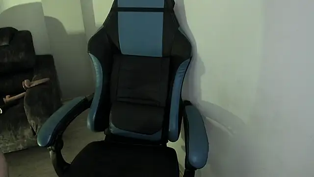 Scarbadgirl  online show from October 15, 2025, 3:17 am