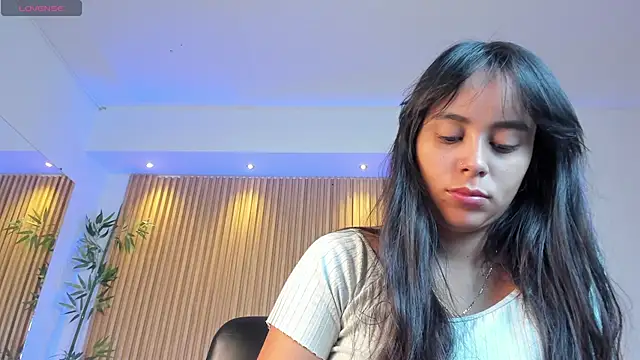 freyja sweet  online show from October 13, 2025, 12:05 pm