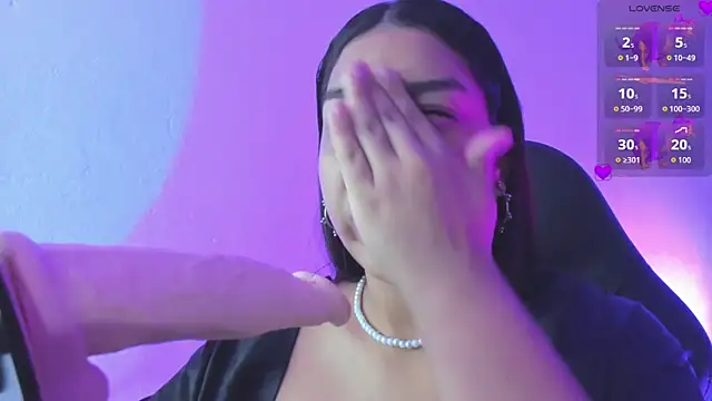 Snapshot of giselle_upp chatting on September 13, 2025, 12:32 am giselle upp online show from September 13, 2025, 12:32 am