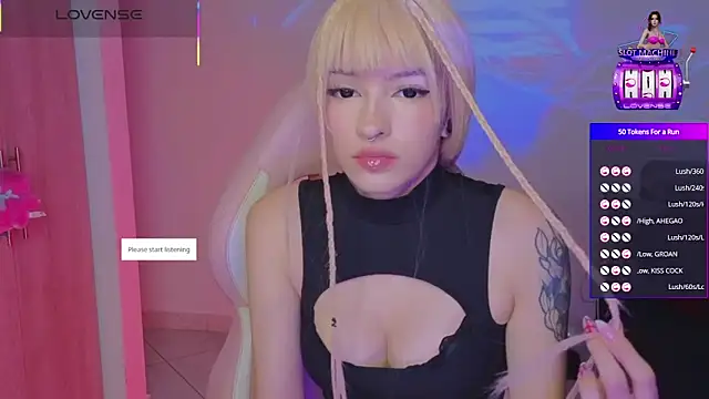 Moonlightt 21 online show from December 21, 2025, 8:38 pm