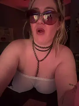 Granlady7 online show from April 11, 2026, 6:18 am