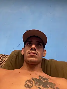 raul021999 online show from April 28, 2026, 9:03 am