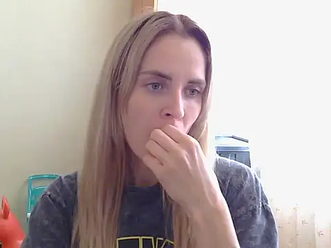 JayeTyler online show from November 21, 2025, 10:47 am