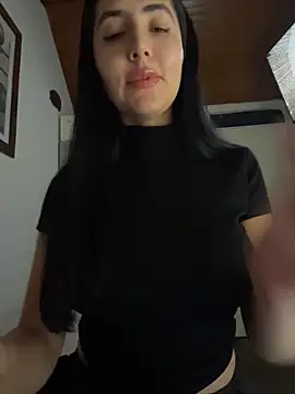 Snapshot of oh_nina chatting on June 14, 2026, 12:19 am oh nina online show from June 14, 2026, 12:19 am