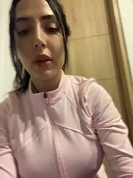 Snapshot of oh_nina chatting on July 15, 2026, 11:32 pm oh nina online show from July 15, 2026, 11:32 pm