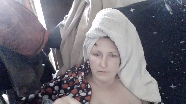 Snapshot of AllaSowinskaya chatting on May 1, 2026, 9:14 am AllaSowinskaya online show from May 1, 2026, 9:14 am