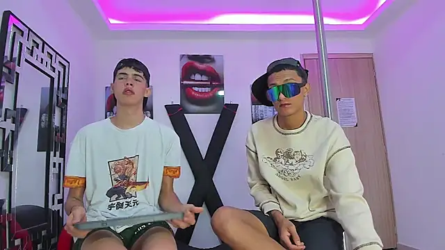 TWINKS FRIENDS online show from October 5, 2025, 7:17 am