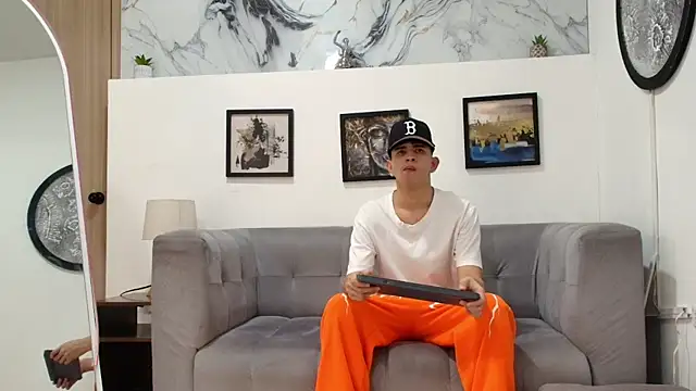 TWINKS FRIENDS online show from March 3, 2026, 1:17 pm