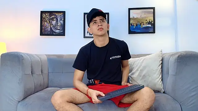 TWINKS FRIENDS online show from March 19, 2026, 1:48 pm